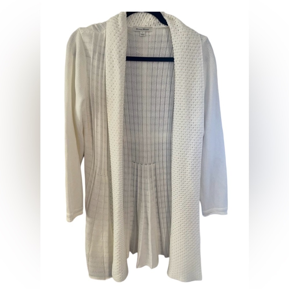 🎉2/$10 Studio Works White Cardigan Large